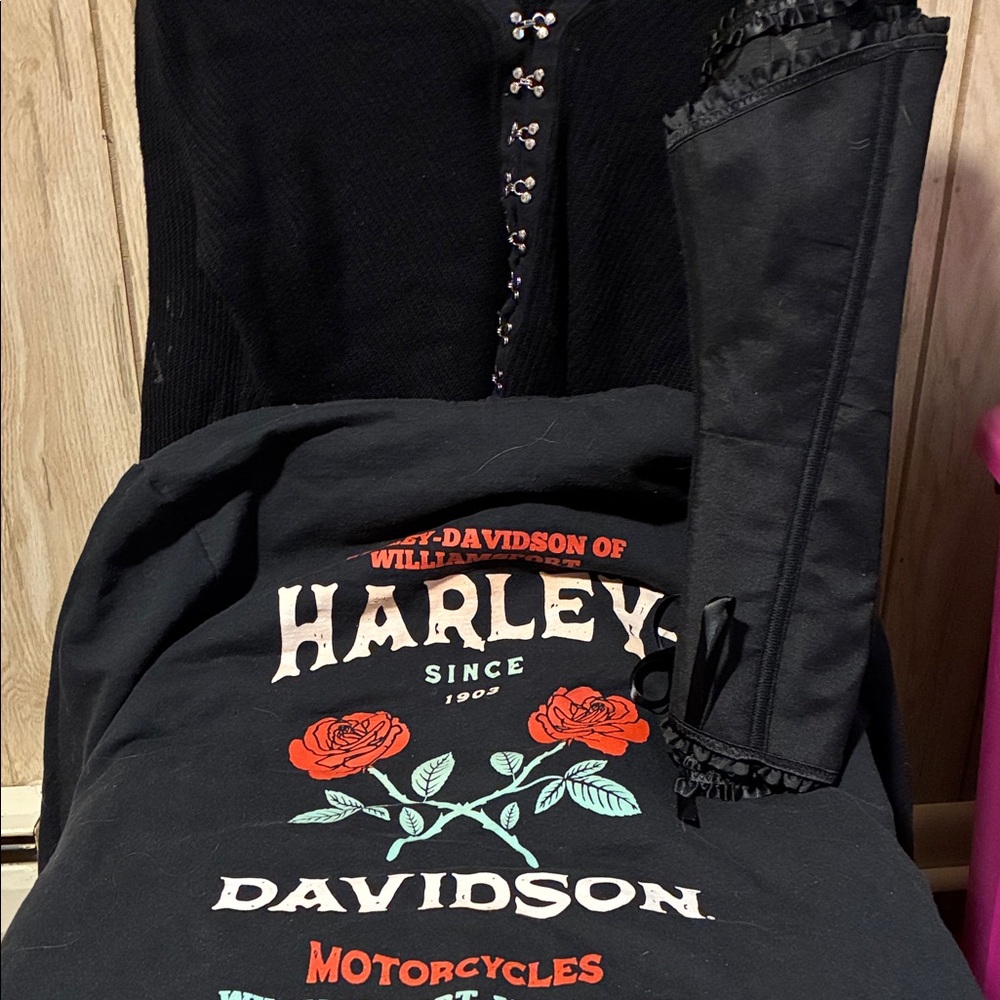 Harley-Davidson Black and Red Motorcycle Apparel- Bundle!!!